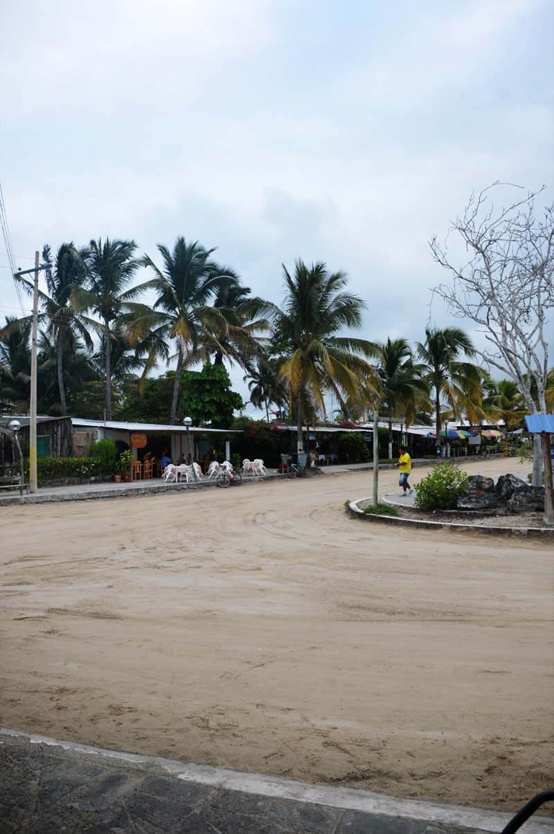 Gaderne var lavet af sand i den hyggelige Villamil.